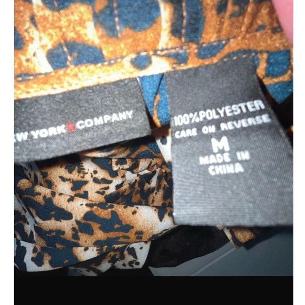 New York Company Sleeveless Ruffle Collar Leopard Print Blouse Women's Medium‎